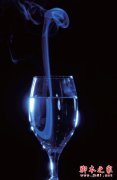 教你如何拍摄出酒杯冒烟的摄影技巧分享_摄影教
